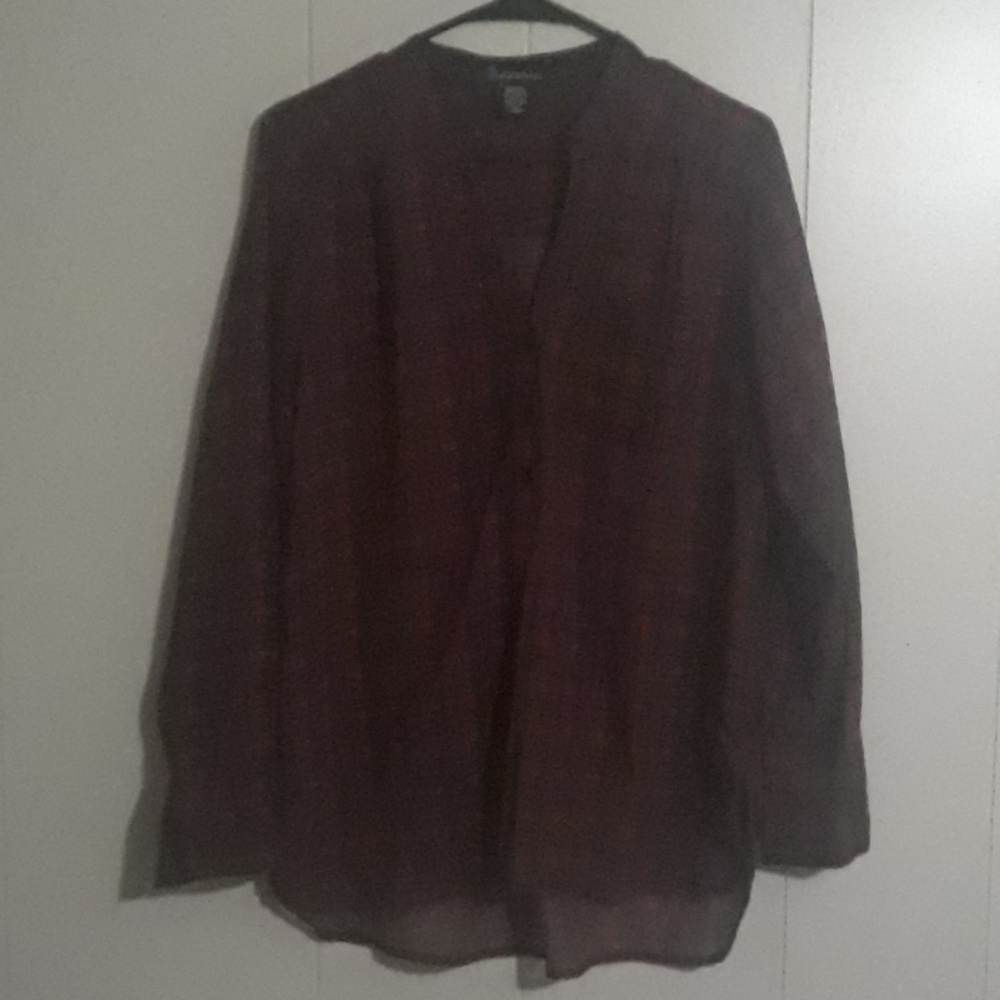 Signature studio sheer, long sleeve top